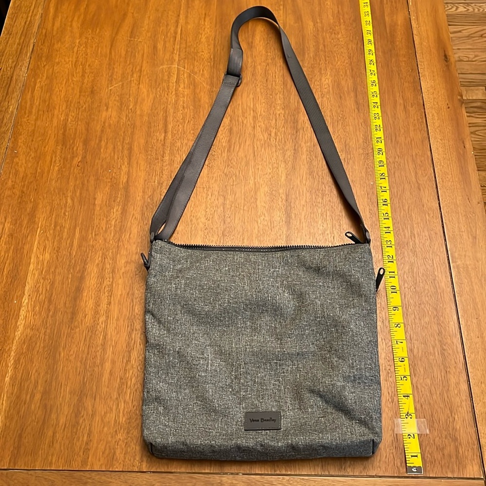6-pocket Gray Vera Bradley Crossbody Zipper Handbag